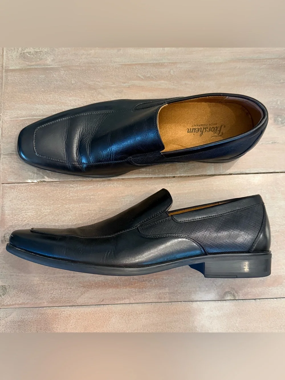 Florsheim Men's Postino Moc Toe Venetian Leather Black Slip OnSize 11 EUC